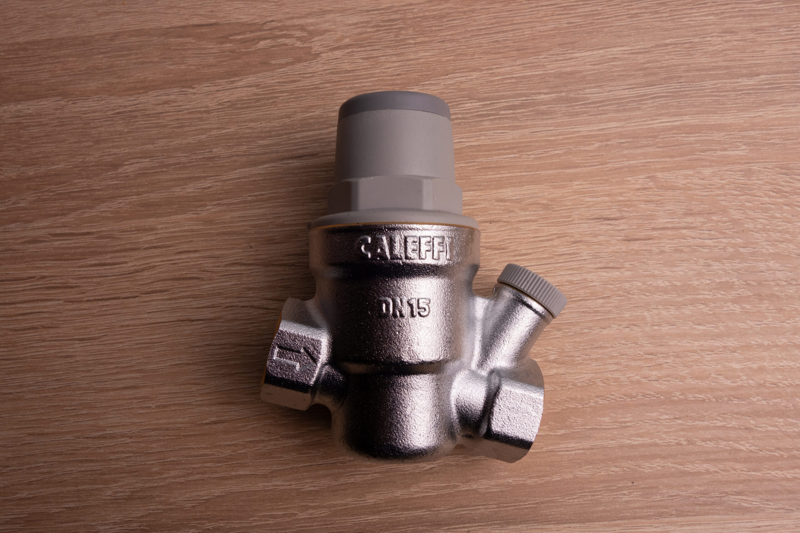 Bronze pressure relief valve for domestic water supply