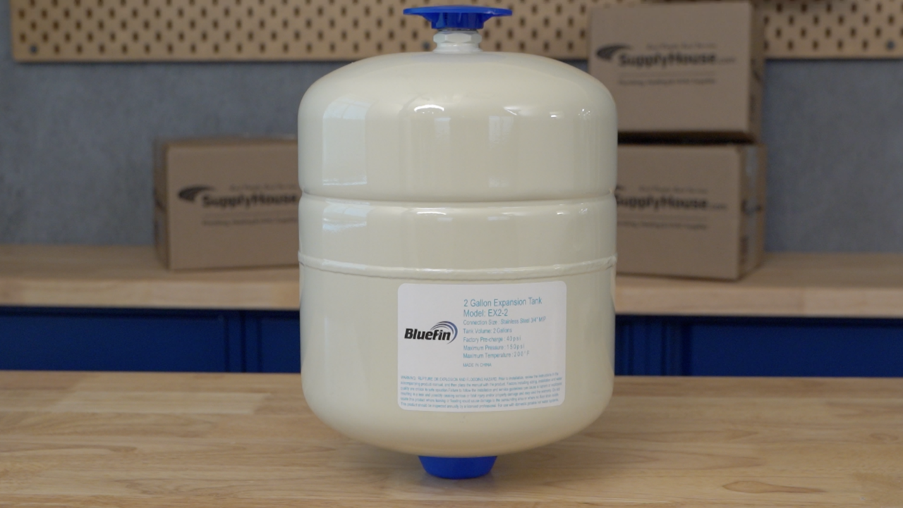 A 2 Gallon Expansion Tank from Bluefin basics